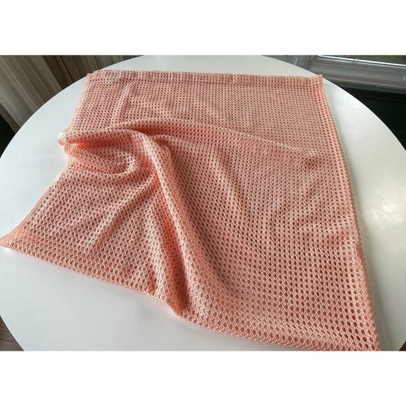 Vintage 1980s peach shower curtain, mesh open weave pattern, decorative panel - Picture 3 of 10
